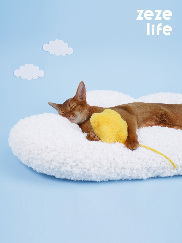 ZezeLife Cloud Cat Bed, view 2