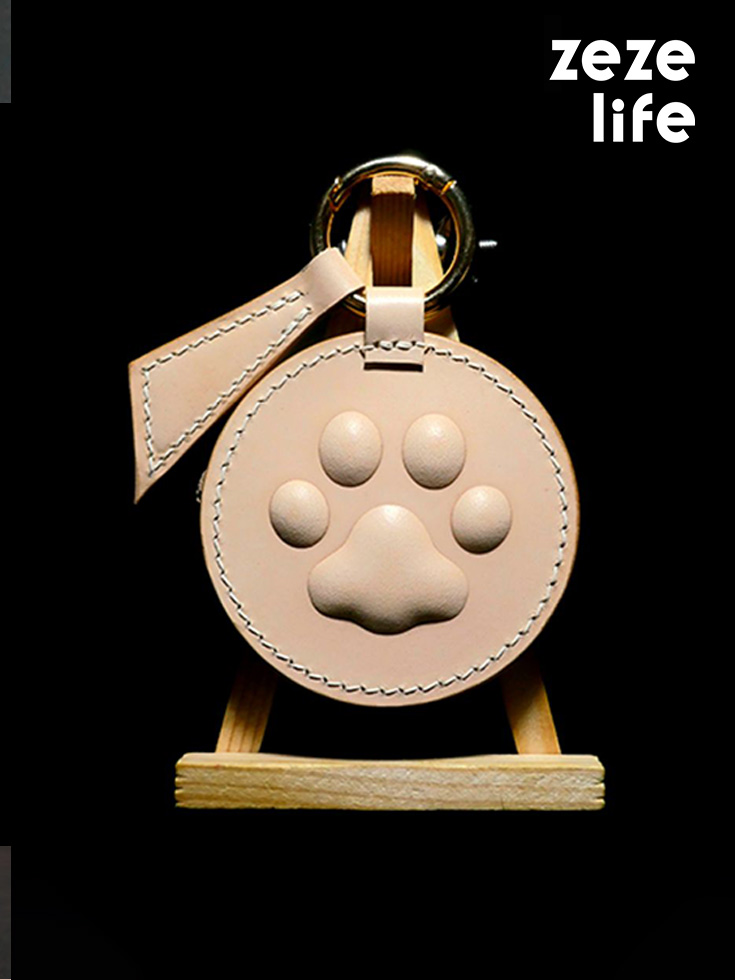 ZezeLife Custom Leather Carving Keychain, view 2