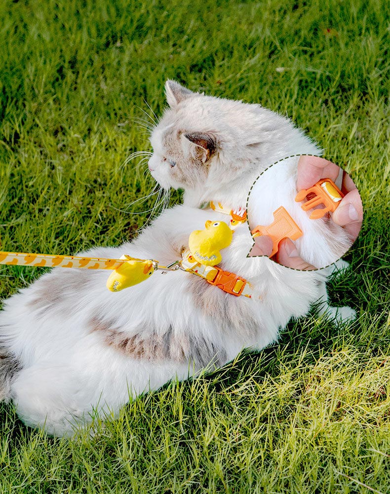 ZezeLife Duck Cat Harness and Leash, view 3