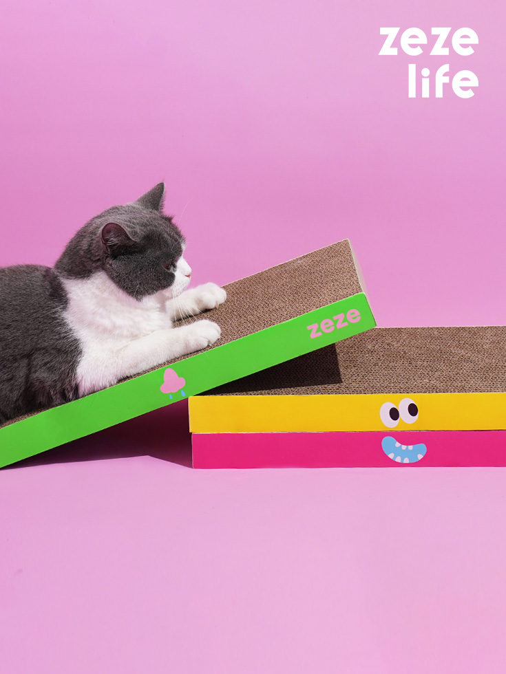 ZezeLife Face Cardboard Cat Scratcher