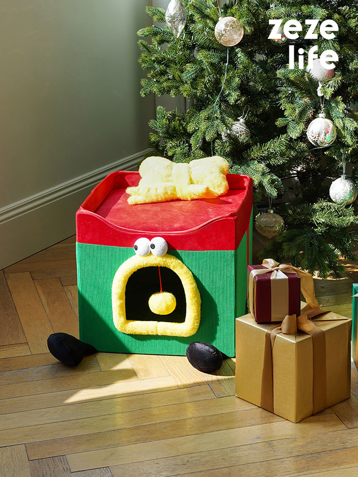 ZezeLife Foldable Christmas Gift Box Cat Bed