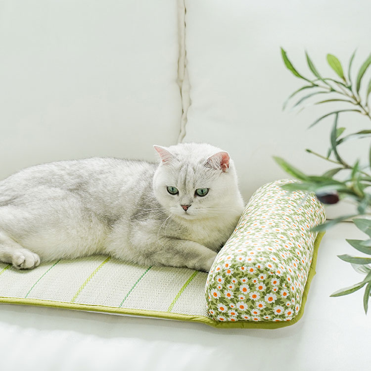 ZezeLife French Floral Rushes Pet Cooling Mat, view 6