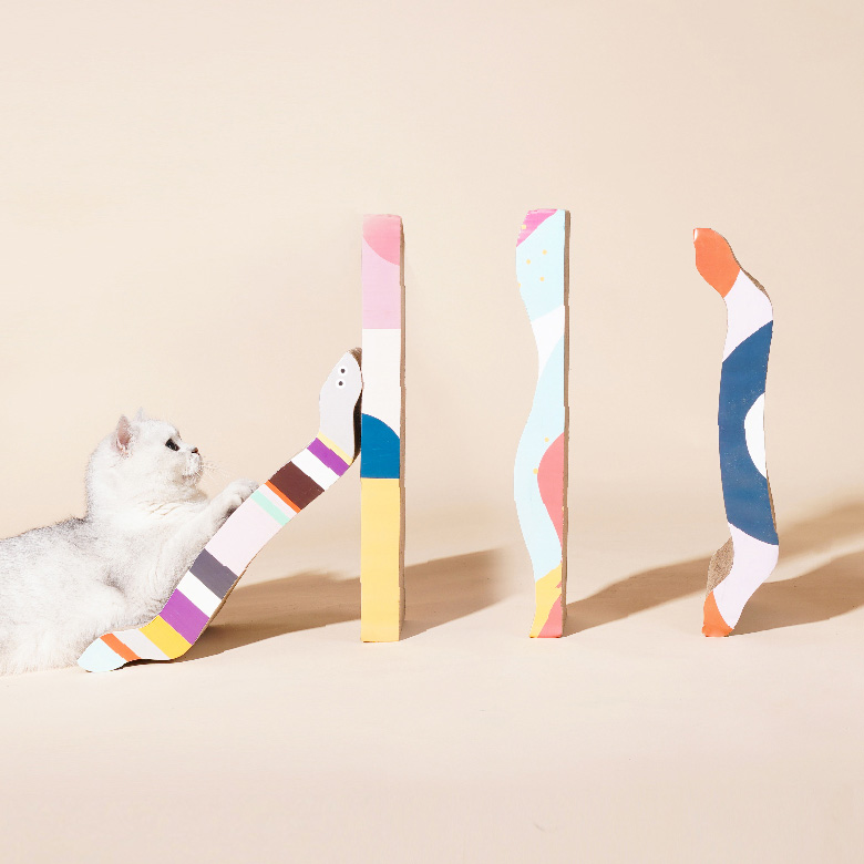 ZezeLife Geometric Patterns Corrugated Cardboard Cat Scratcher, view 3