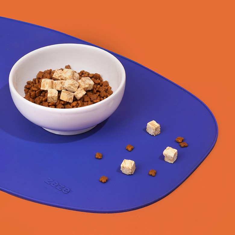 ZezeLife Geometric Silicone Cat Food Mat, view 5