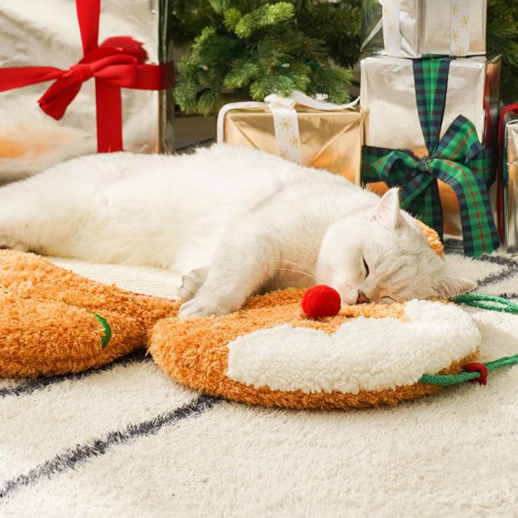 ZezeLife Gingerbread Man Cat Scratching Mat, view 5