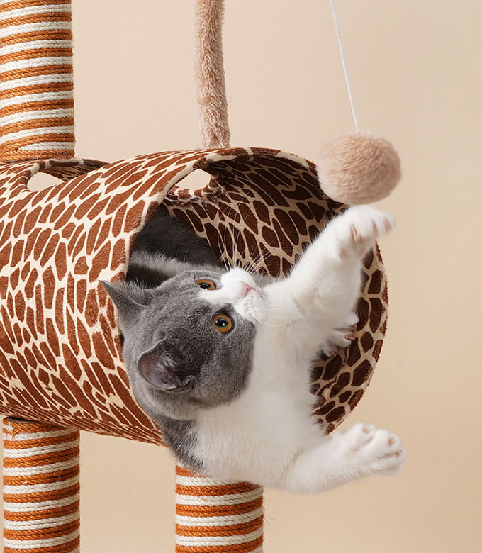 ZezeLife Giraffe Cat Tree, view 4