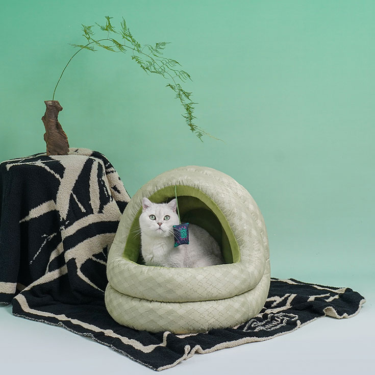 ZezeLife Green Pine Cave Cat Bed, view 3