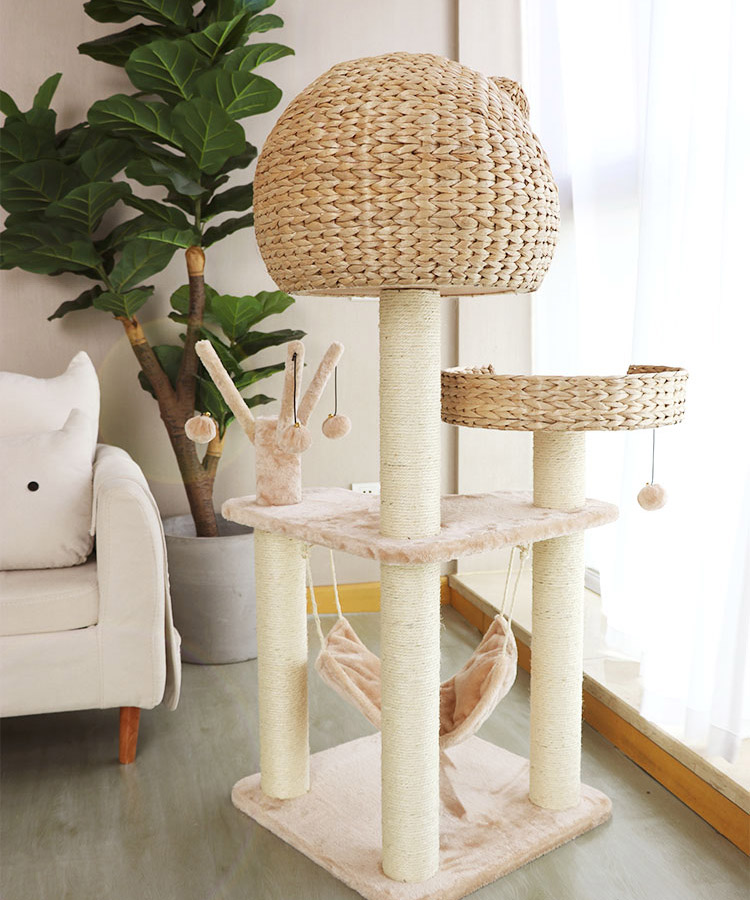 ZezeLife Handwoven Cattail Cat Tree, view 3