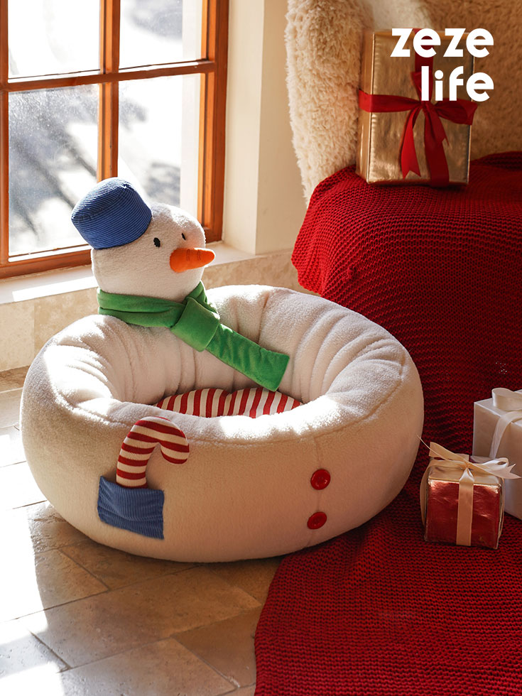 ZezeLife Hug Snowman Cat Bed