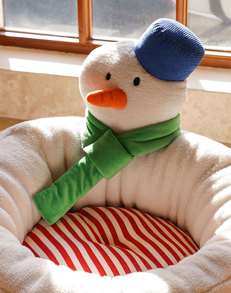 ZezeLife Hug Snowman Cat Bed, view 3