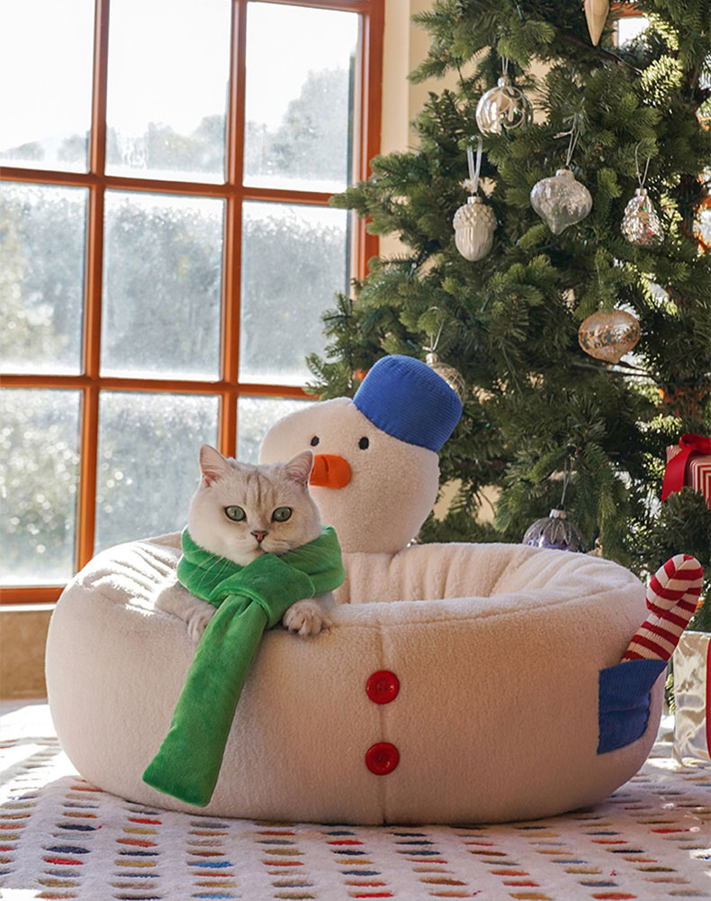 ZezeLife Hug Snowman Cat Bed, view 4