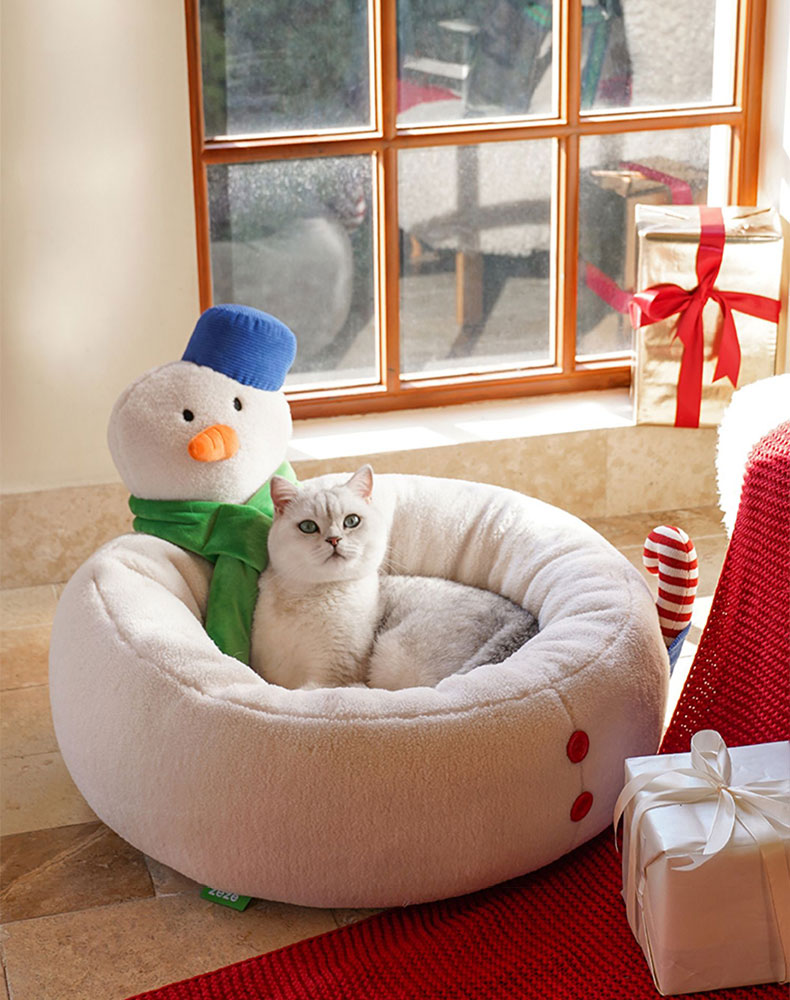 ZezeLife Hug Snowman Cat Bed, view 6