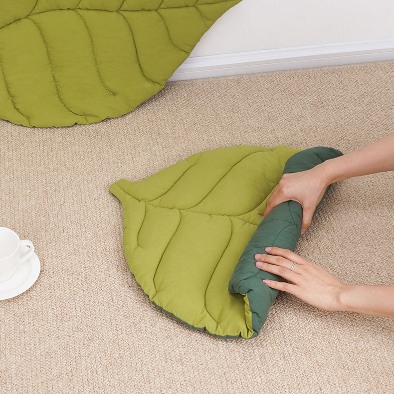 ZezeLife Leaf Cat Bed Mat, view 3