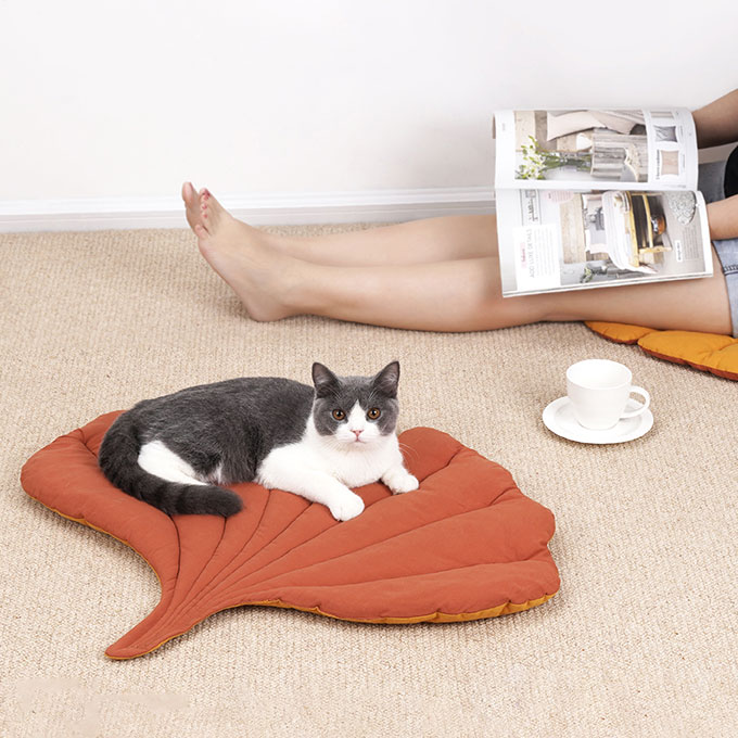 ZezeLife Leaf Cat Bed Mat, view 5