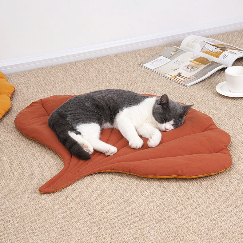 ZezeLife Leaf Cat Bed Mat, view 6