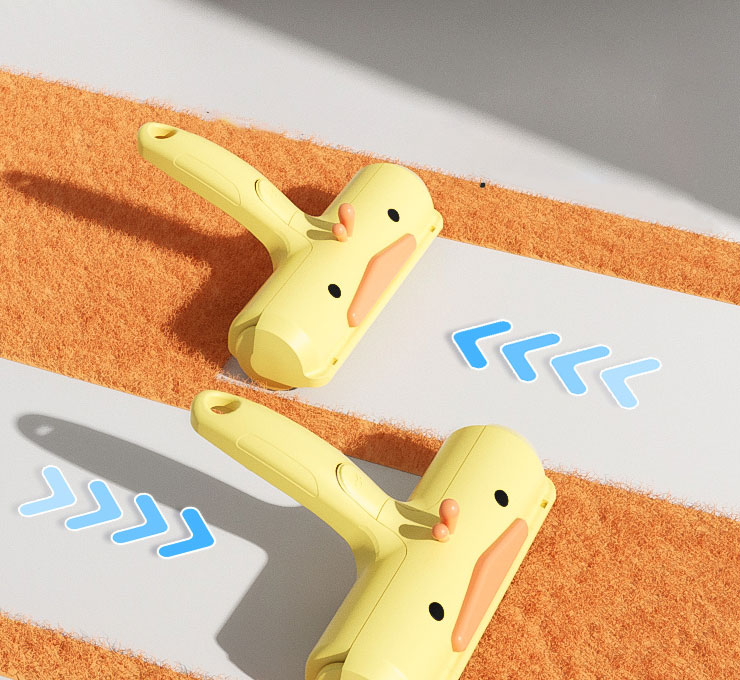ZezeLife Reusable Little Duck Lint Roller, view 3