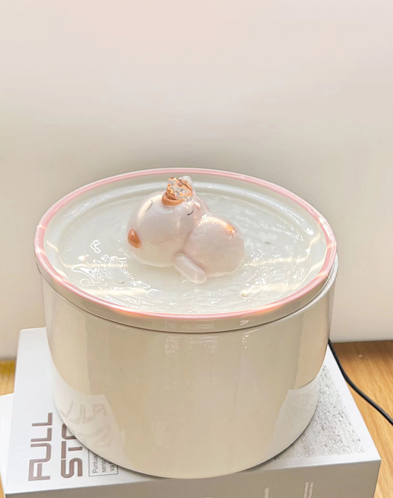 ZezeLife Piggy Cat Water Fountain, view 4