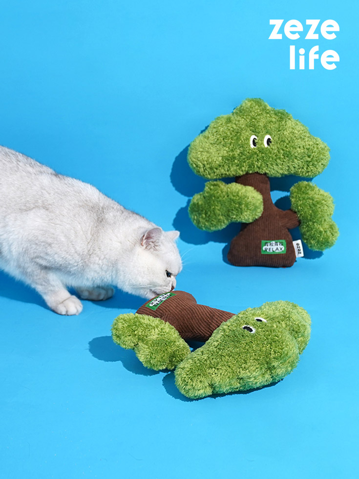 ZezeLife Pine Catnip Cat Toy