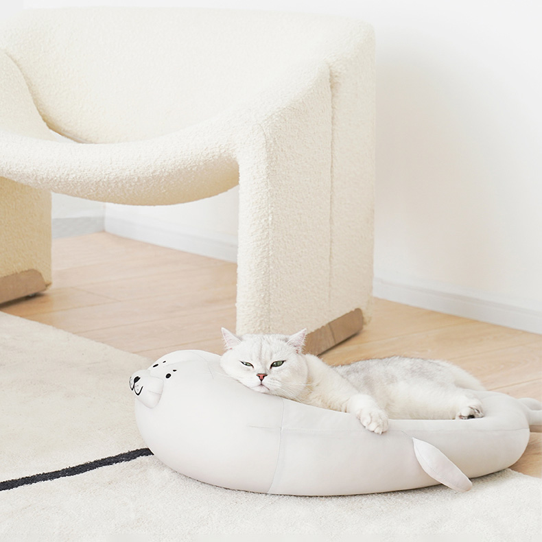 ZezeLife Seal Cat Bed, view 4
