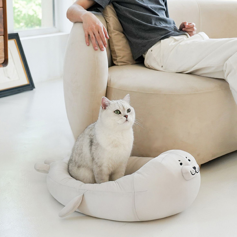 ZezeLife Seal Cat Bed, view 5