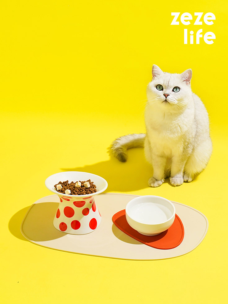 ZezeLife Shaped Silicone Cat Food Mat, view 2