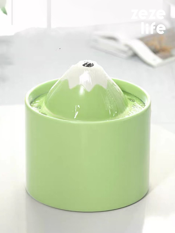 ZezeLife Snow Mountain Green Cat Water Fountain