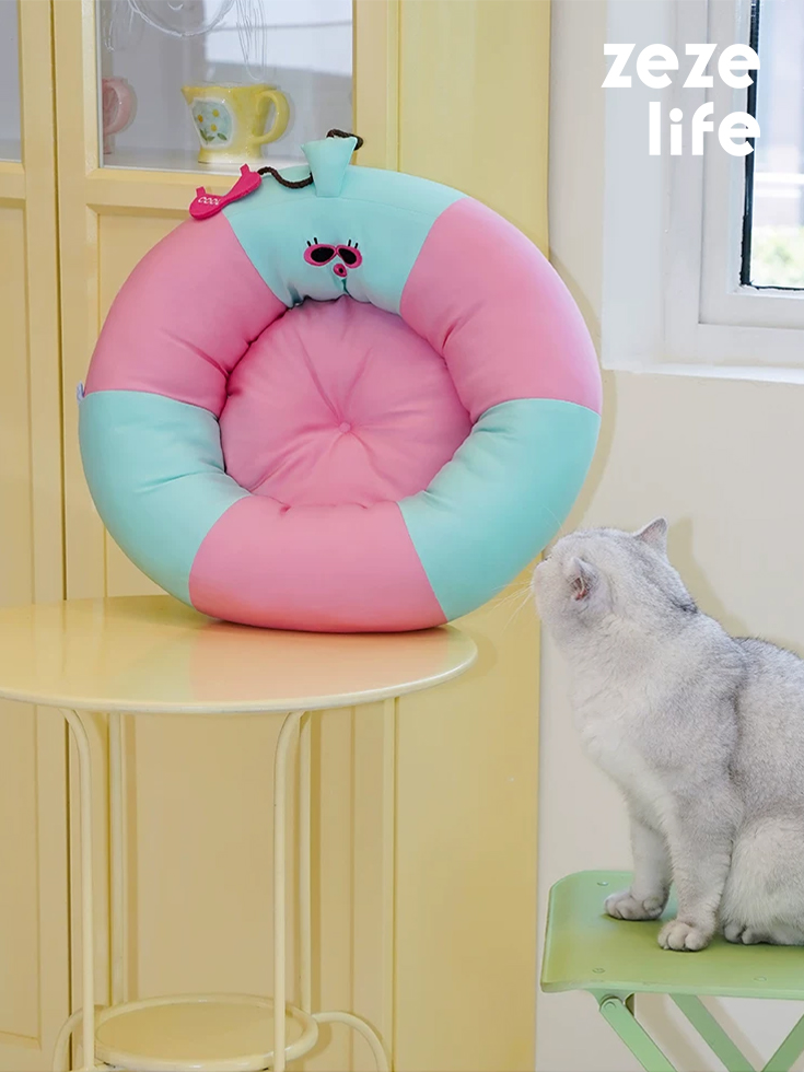 ZezeLife Swim Ring Cat Bed, view 3