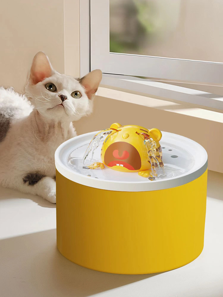 ZezeLife Tiger Cat Water Fountain, view 5