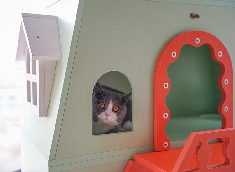 ZezeLife Windmill Cat House, view 4
