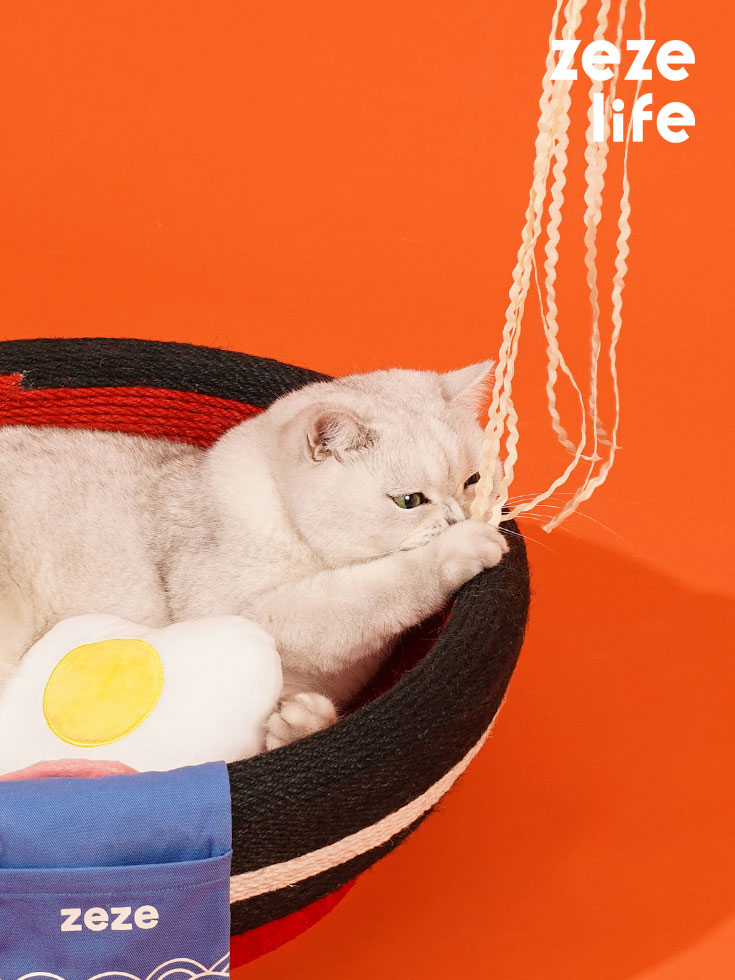 ZezeLife Yummy Ramen Cat Scratcher Bed, view 2